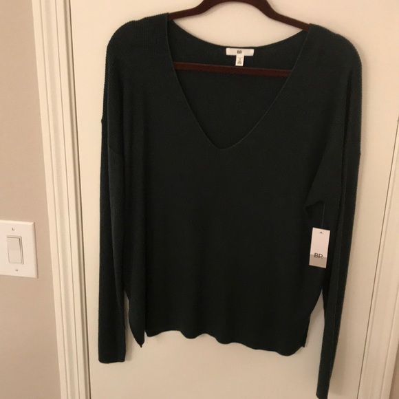 bp Sweaters - BRAND NEW BP thin V-neck Sweater Timber Green